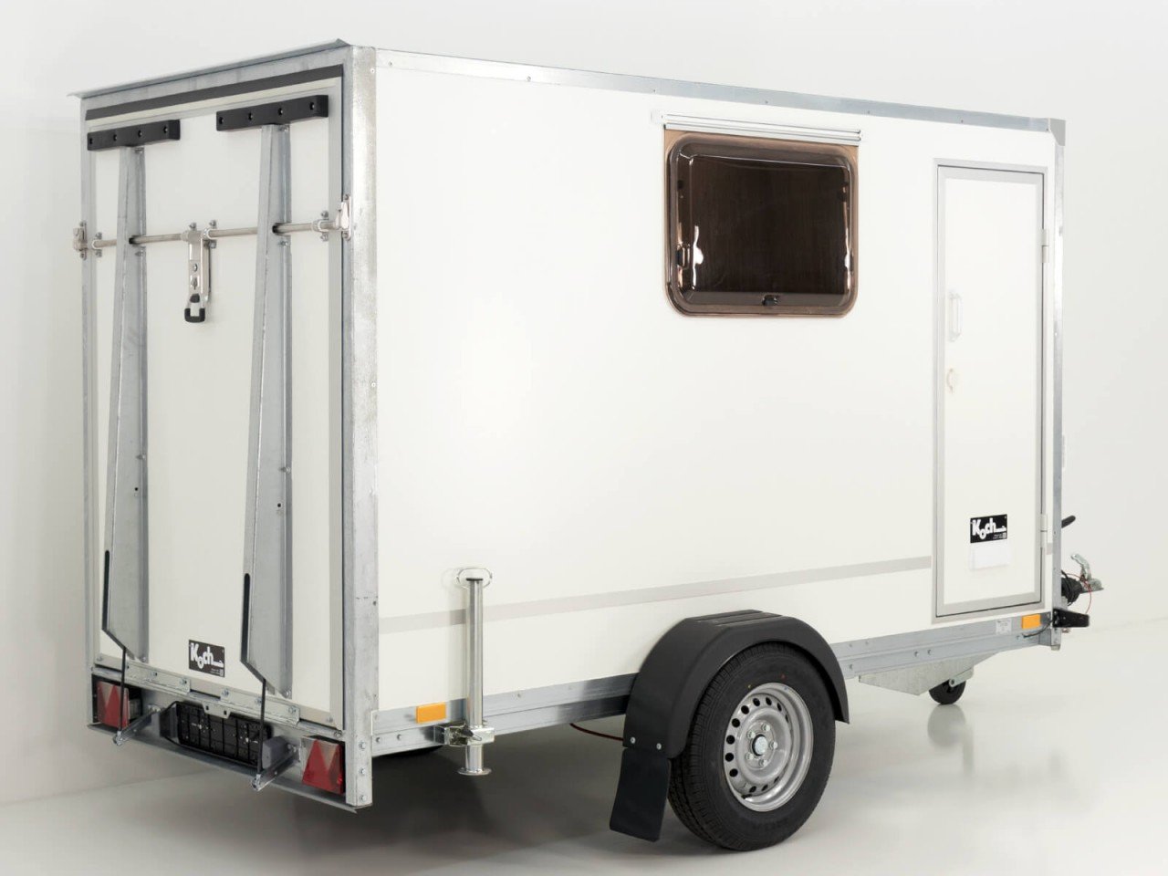 Blyss Kofferanhänger 146x304cm Höhe:180 1,3t|Rampe|Tür|2 Fenster-Neu