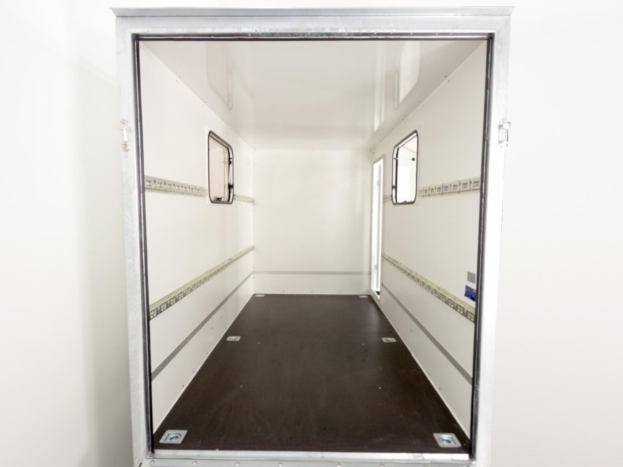 Blyss Kofferanhänger 146x304cm Höhe:180 1,3t|Rampe|Tür|2 Fenster-Neu - Image 11