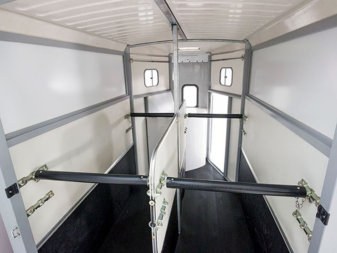 Ifor Williams Pferdeanhänger HB511|Sattelkammer|schwarz-Neu - Image 11