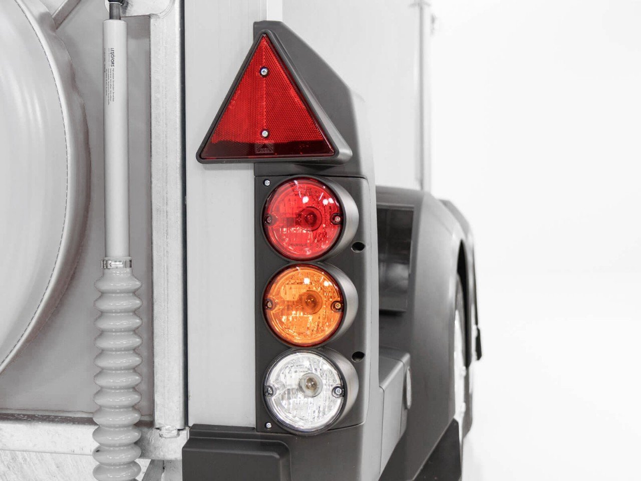 Ifor Williams Pferdeanhänger HB511|Sattelkammer|schwarz-Neu - Image 8