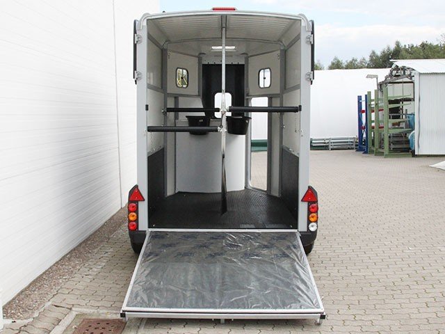 Ifor Williams Pferdeanhänger HB506|Sattelkammer|schwarz-Neu - Image 10
