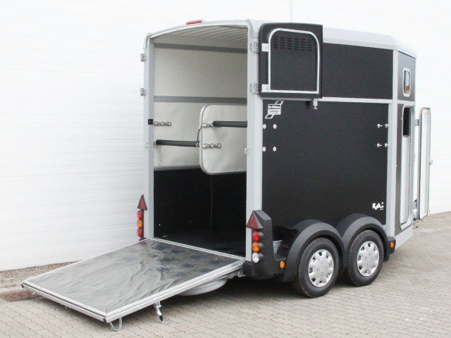 Ifor Williams Pferdeanhänger HB506|Sattelkammer|schwarz-Neu - Image 9