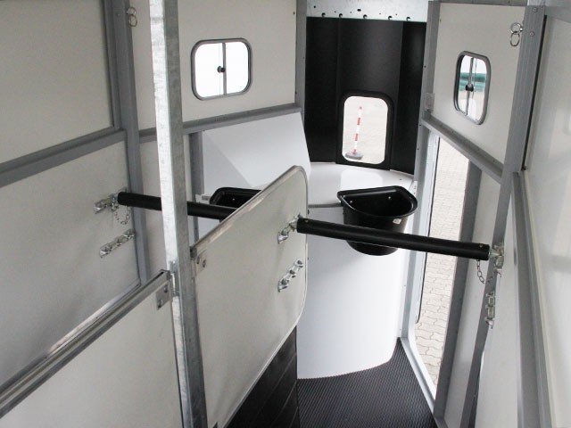 Ifor Williams Pferdeanhänger HB506|Sattelkammer|schwarz-Neu - Image 8