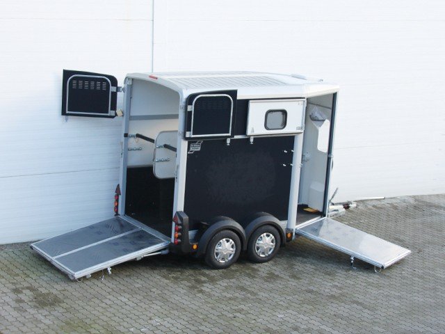 Ifor Williams Pferdeanhänger HB506|Frontausstieg|Klappenkombi|schwarz-Neu